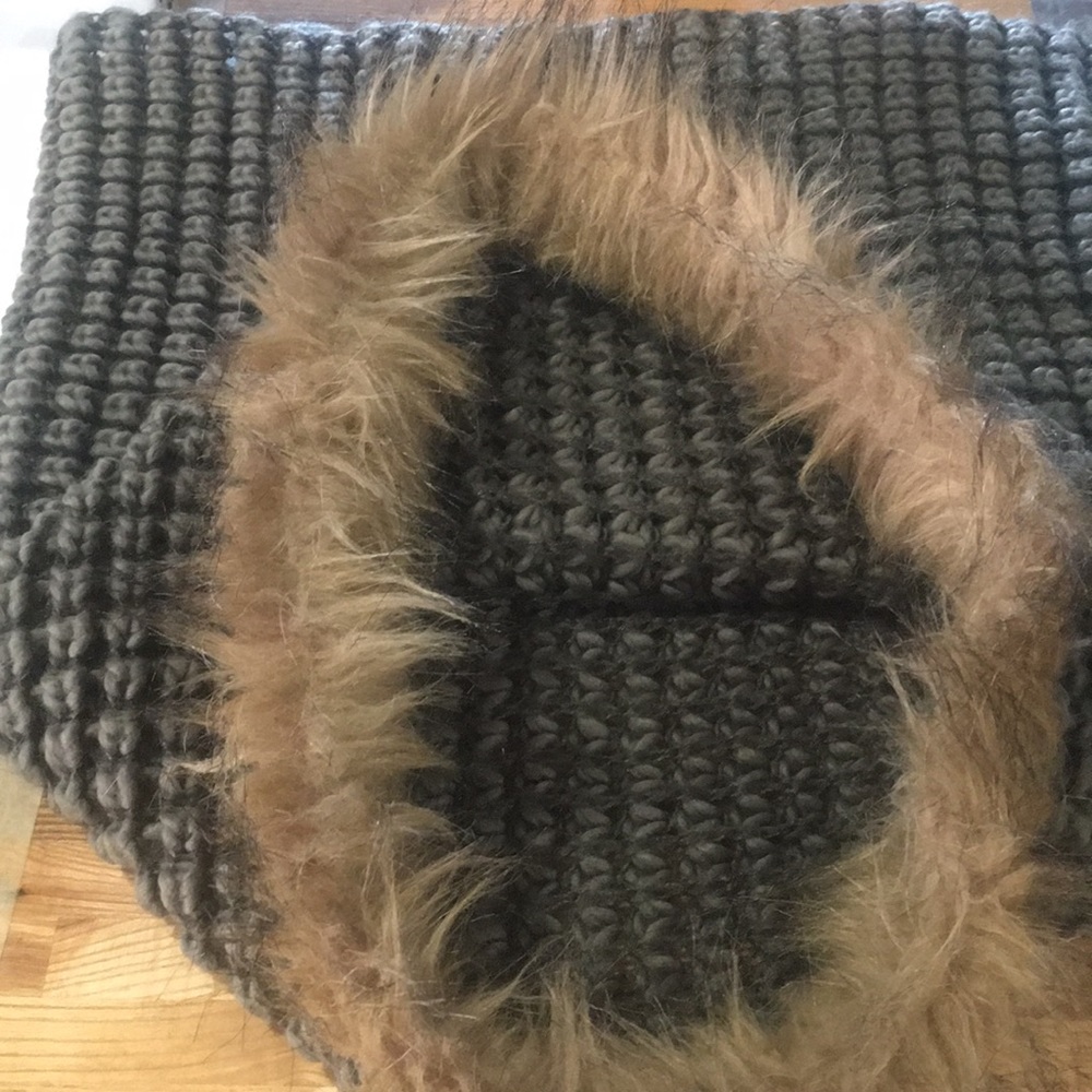 Cowl-type Knitted Scarf